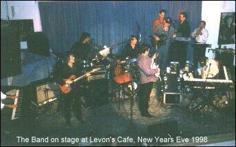 [The Band on stage, New Years Eve 1998]